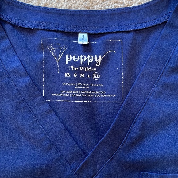 Ladies scrubs - Picture 5 of 5